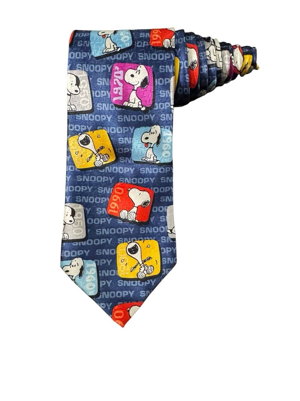 Peanuts Snoopy Thru The Years Cartoon Vintage Novelty Necktie 100% Silk